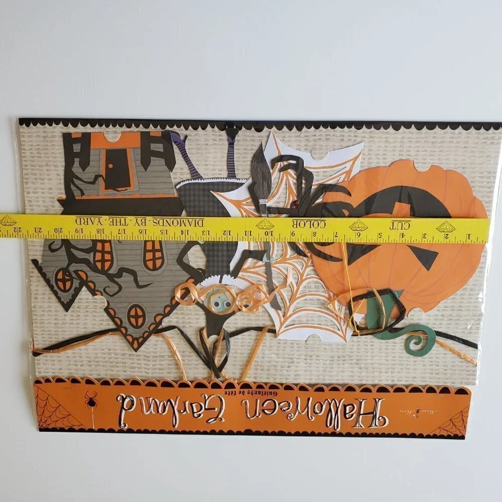 NWT - Meri Meri Halloween Paper Garland 8 ft. with 8 Pendants